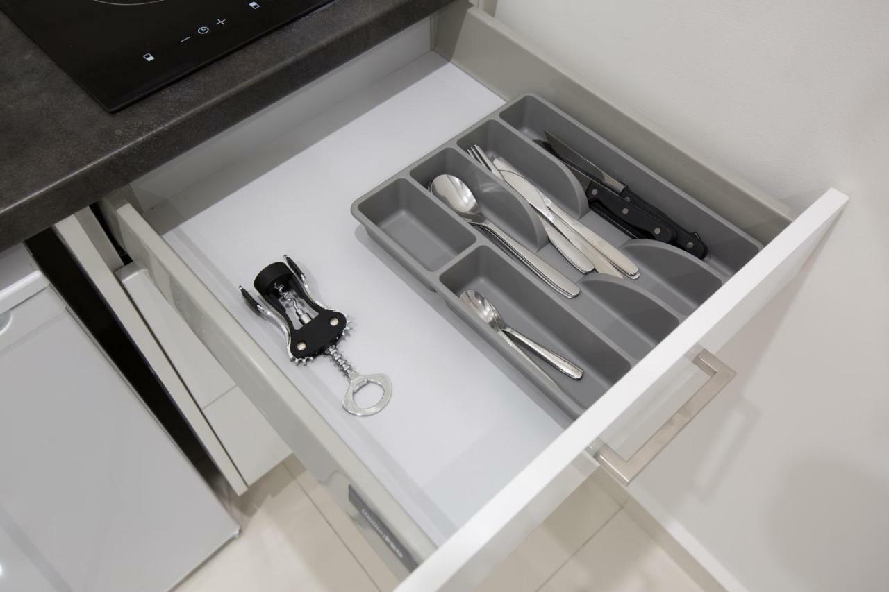 White Lux Apartment For 2 Vipgreece Афины Экстерьер фото