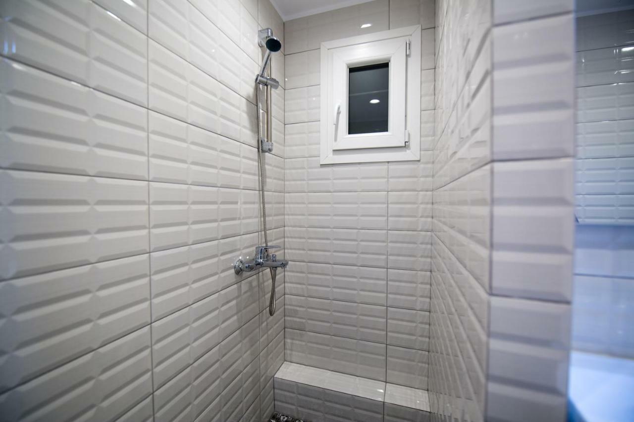 White Lux Apartment For 2 Vipgreece Афины Экстерьер фото
