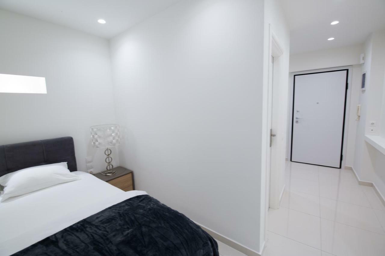 White Lux Apartment For 2 Vipgreece Афины Экстерьер фото